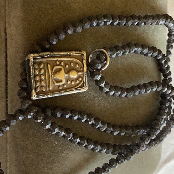 Buddha amulet black bead stretch necklace - Picture 2 of 6